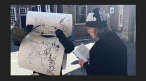 Afbeelding met kleding, persoon, hoed, kunst
Door AI gegenereerde inhoud is mogelijk onjuist.