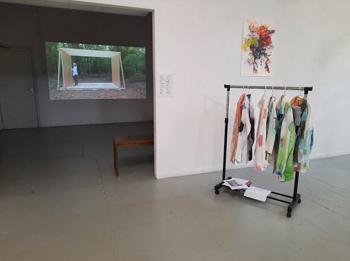 Afbeelding met muur, overdekt, kunst, meubels

Door AI gegenereerde inhoud is mogelijk onjuist.