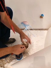Afbeelding met persoon, muur, kunst, gereedschap

Door AI gegenereerde inhoud is mogelijk onjuist.