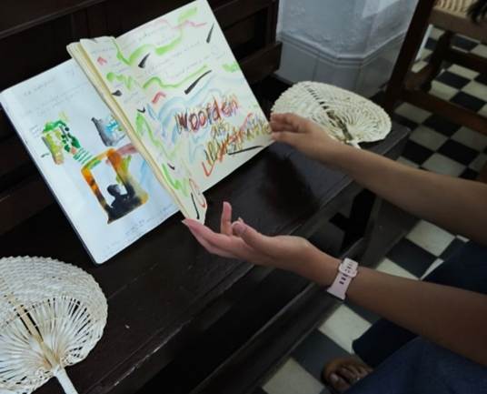 Afbeelding met persoon, kleding, overdekt, kunst

Door AI gegenereerde inhoud is mogelijk onjuist.