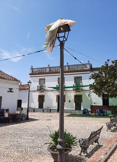Afbeelding met buitenshuis, hemel, grond, boom
Door AI gegenereerde inhoud is mogelijk onjuist.