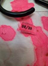 Afbeelding met handschrift, Kinderkunst, roze, overdekt

Door AI gegenereerde inhoud is mogelijk onjuist.