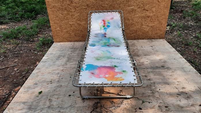 Afbeelding met buitenshuis, kunst, gras, Kinderkunst

Door AI gegenereerde inhoud is mogelijk onjuist.