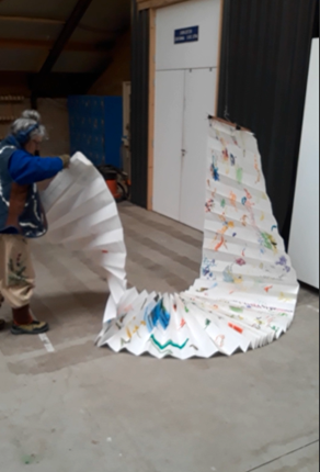 Afbeelding met schoeisel, kleding, persoon, grond

Door AI gegenereerde inhoud is mogelijk onjuist.